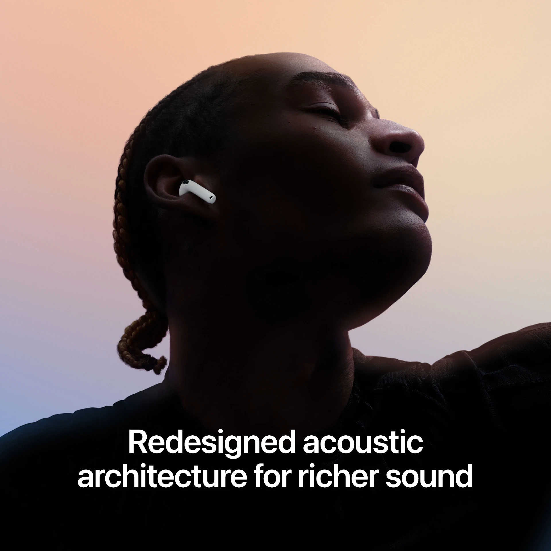 Osoba sluša muziku putem AirPods 5